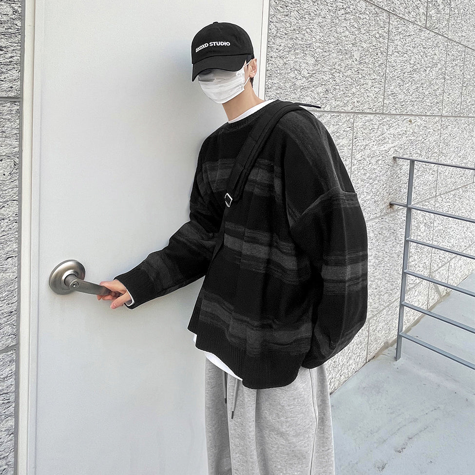 Round neck border knit sweater